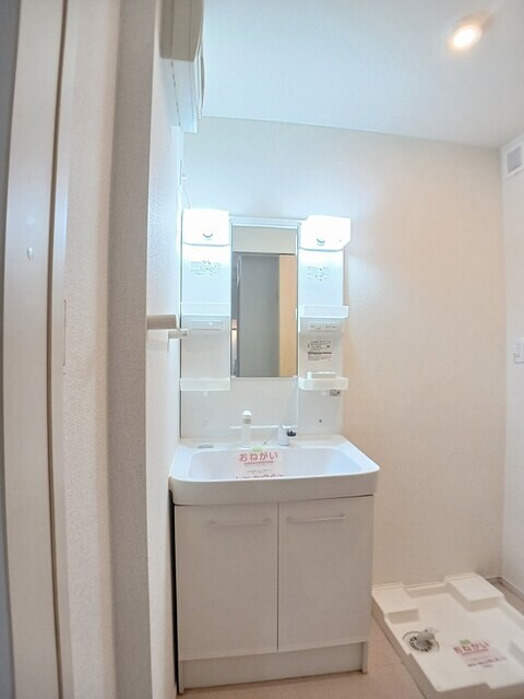 物件内観写真6　(洗面所)