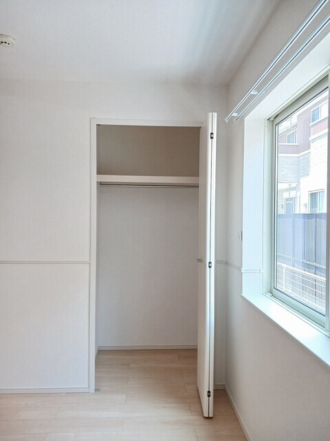 物件内観写真10　(収納)