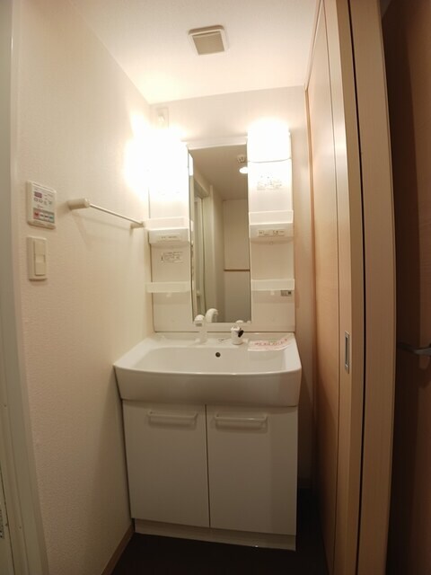 物件内観写真6　(洗面所)