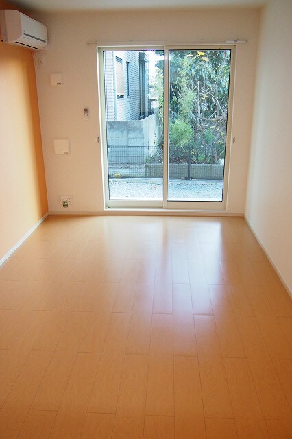 物件内観写真7　(居室・リビング)