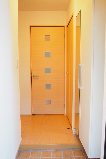 物件内観写真9　(玄関)