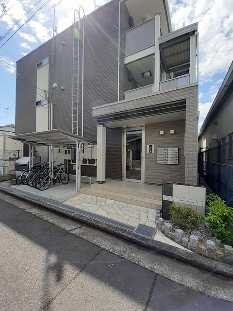 物件外観写真2　(エントランス)