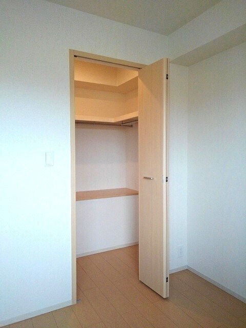 物件内観写真10　(収納)