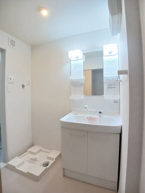 物件内観写真6　(洗面所)