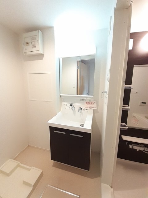 物件内観写真6　(洗面所)