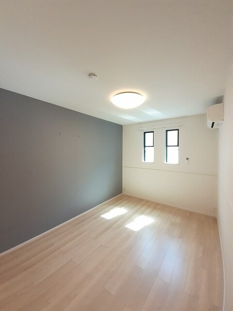 物件内観写真8　(居室・リビング)