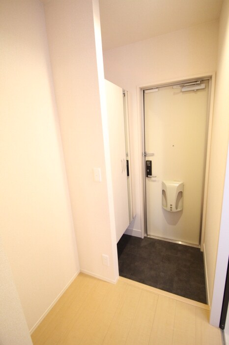 物件内観写真9　(玄関)