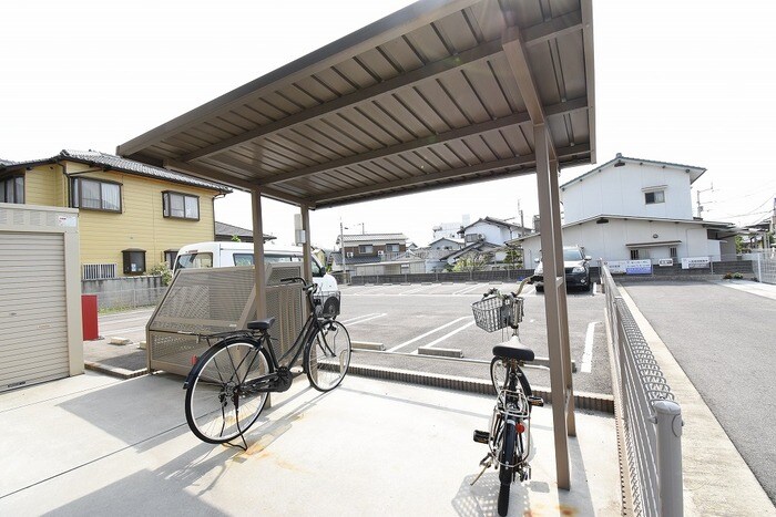 物件内観写真14　(駐輪場)