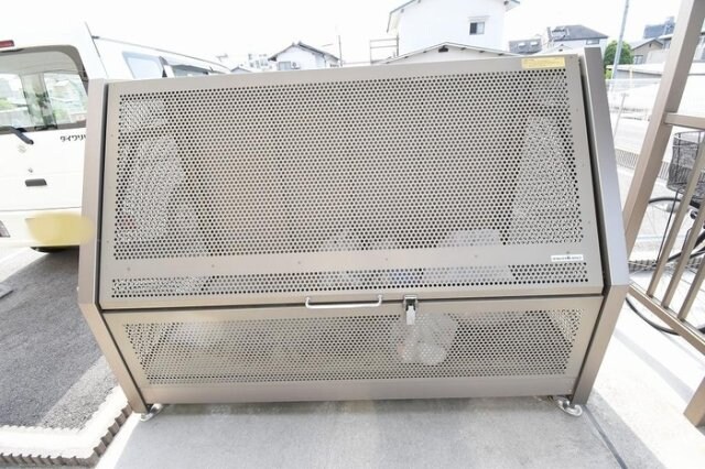 物件内観写真16　(ゴミ庫)