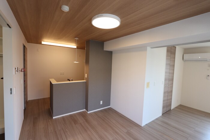 物件内観写真10　(LDK・洋室)