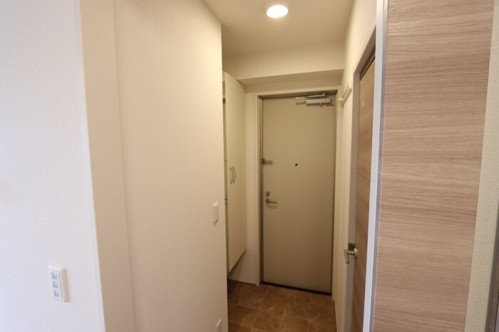 物件内観写真13　(玄関)
