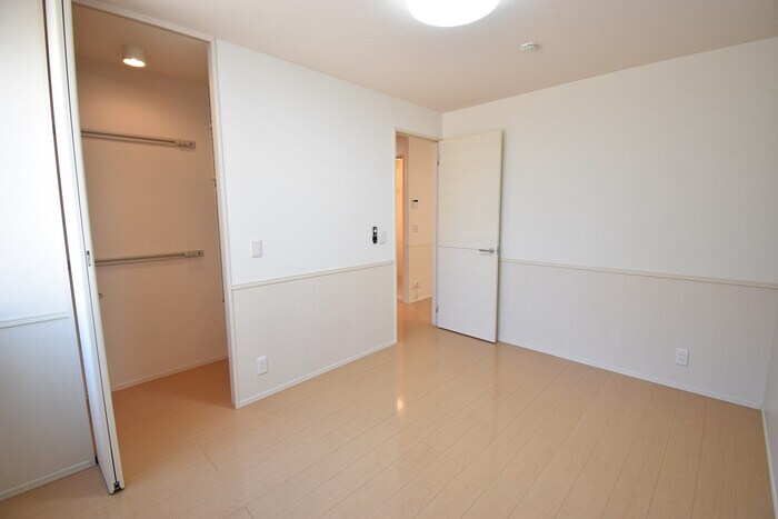 物件内観写真13　(洋室６帖)