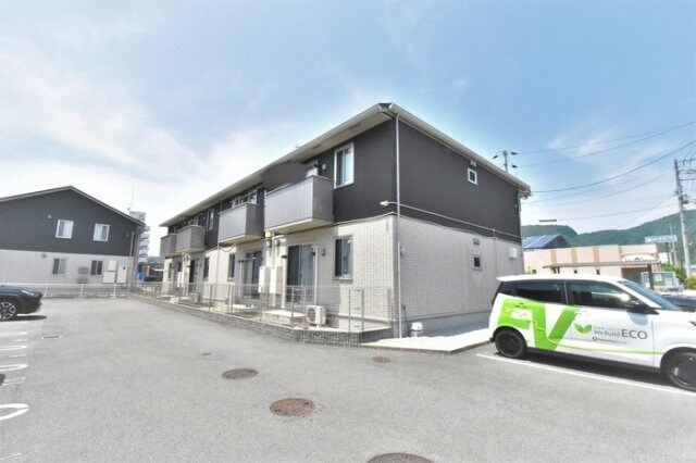 物件外観写真1　(建物外観)