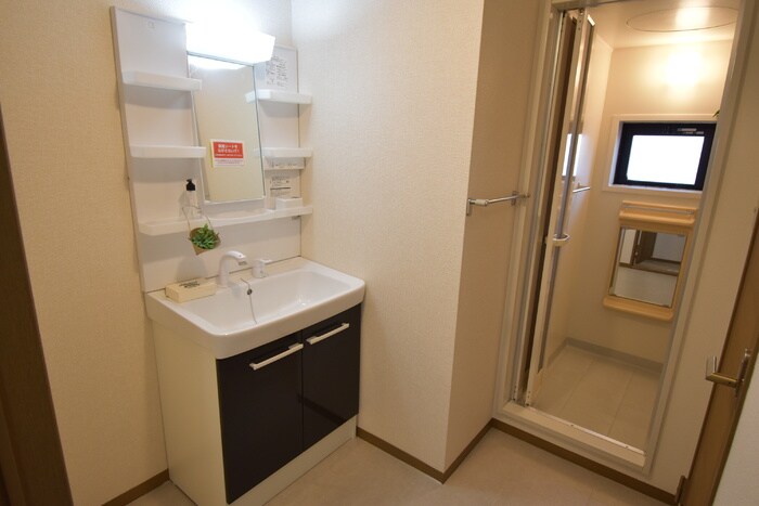 物件内観写真6　(洗面所)