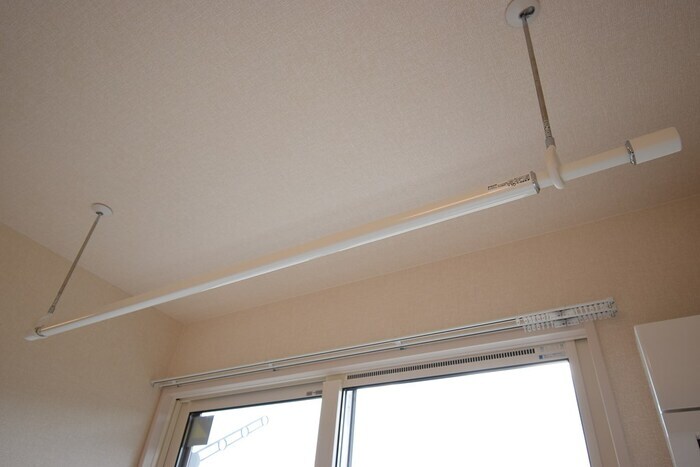 物件内観写真14　(室内物干し金物)