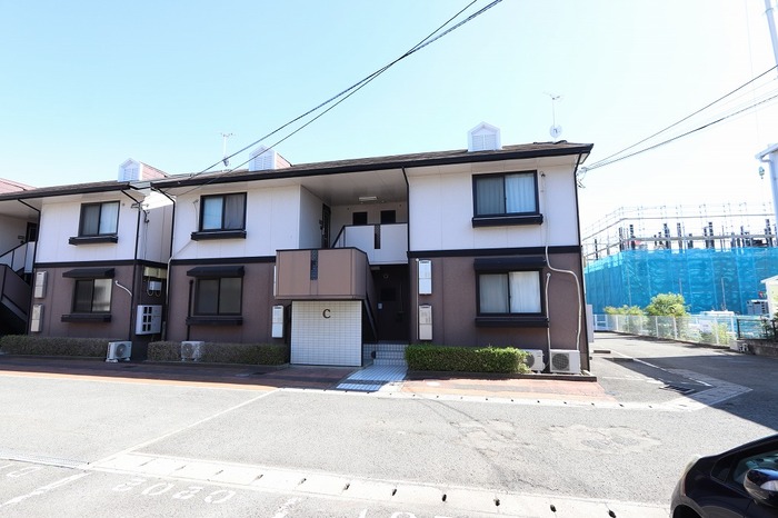 ロイヤルコート円座 C棟