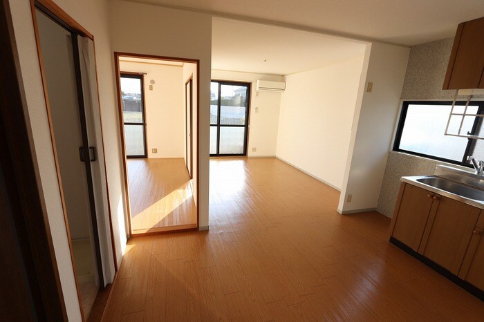 物件内観写真3　(LDK12.0帖)