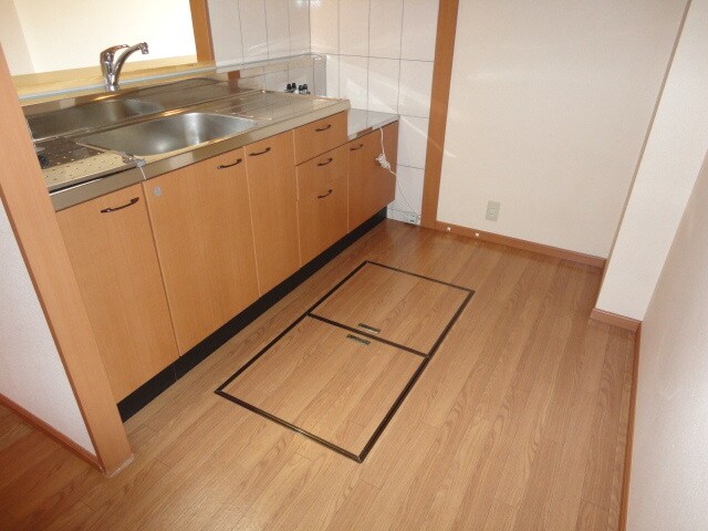 物件内観写真2　(キッチン)