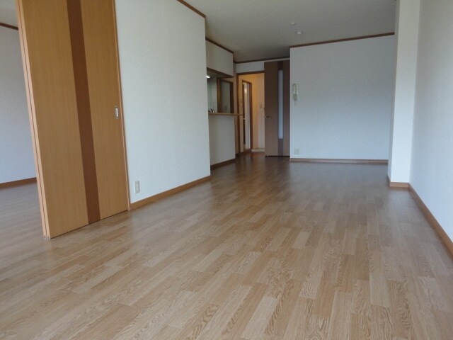 物件内観写真6　(リビング)