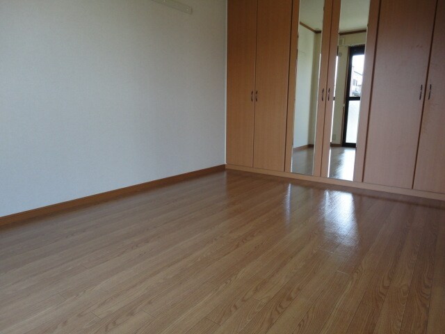 物件内観写真8　(洋室)