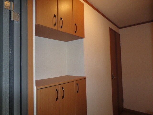 物件内観写真11　(玄関)