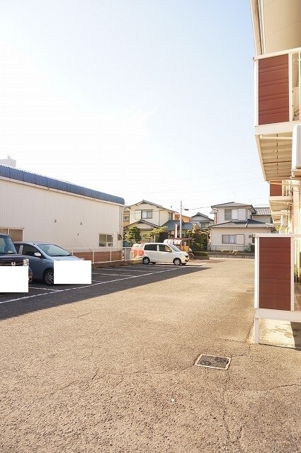 物件外観写真2　(駐車場)