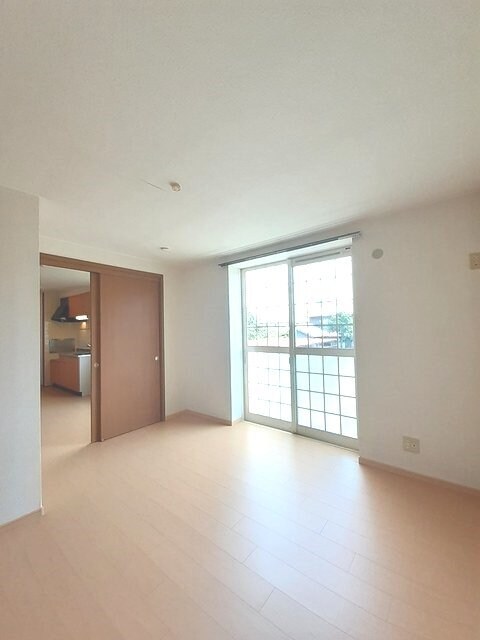 物件内観写真8　(居室・リビング)