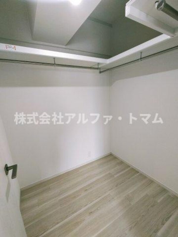 内装他