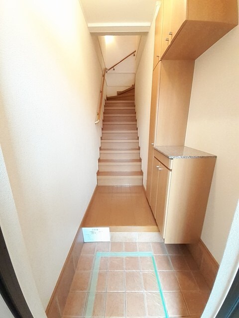 物件内観写真10　(玄関)