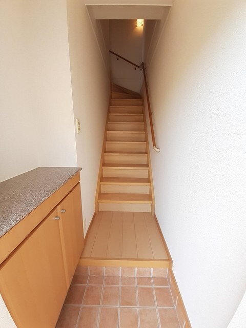 物件内観写真12　(玄関)