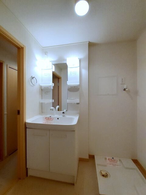 物件内観写真6　(洗面所)