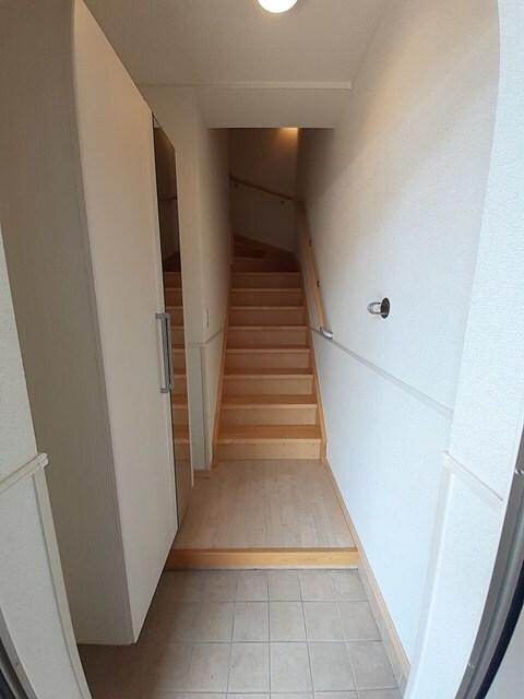 物件内観写真10　(玄関)