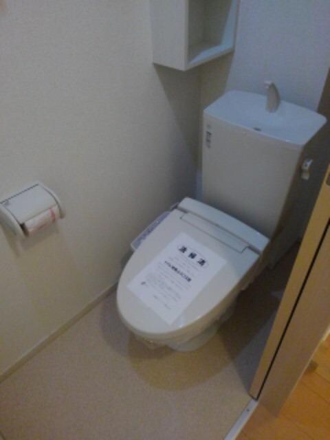 物件内観写真8　(トイレ)