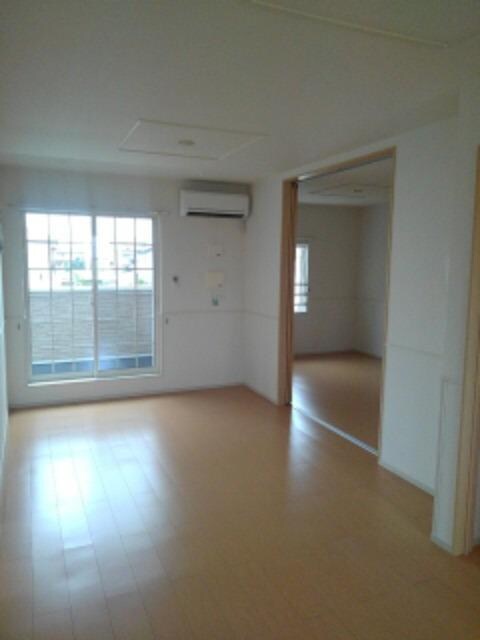 物件内観写真9　(居室・リビング)