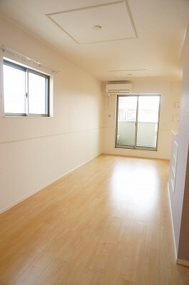 物件内観写真7　(居室・リビング)