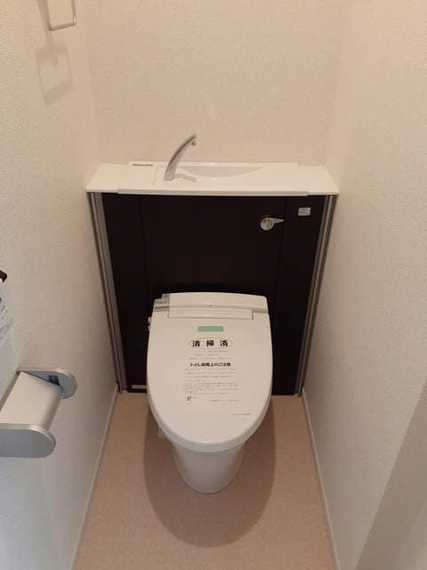 物件内観写真8　(トイレ)