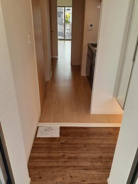 物件内観写真13　(玄関)