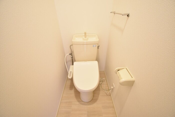 物件内観写真7　(温水洗浄暖房便座)