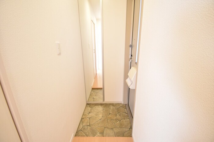 物件内観写真13　(玄関)