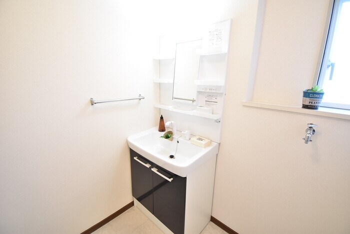 物件内観写真5　(洗髪洗面化粧台)