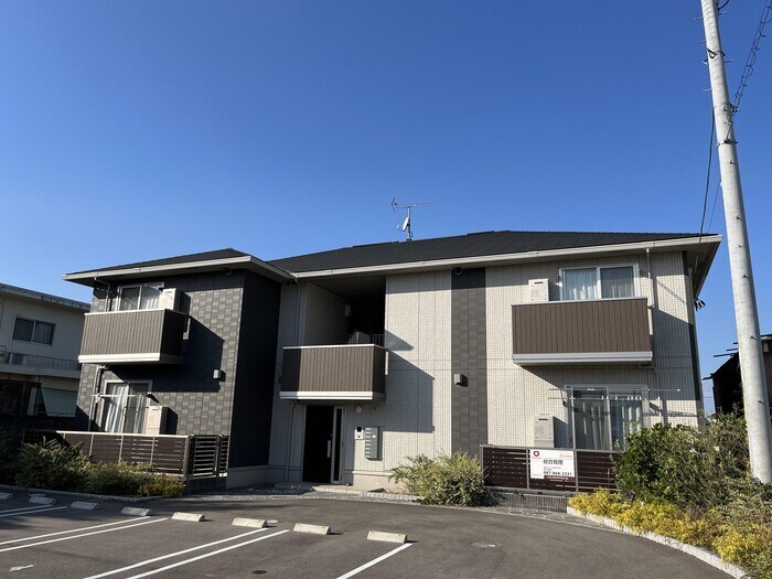 物件外観写真1　(建物外観)