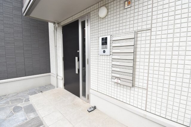物件外観写真4　(エントランス)