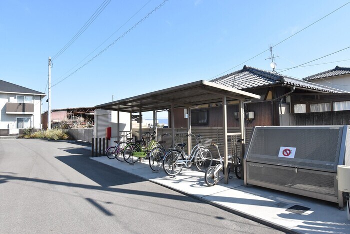 物件内観写真18　(駐輪場)