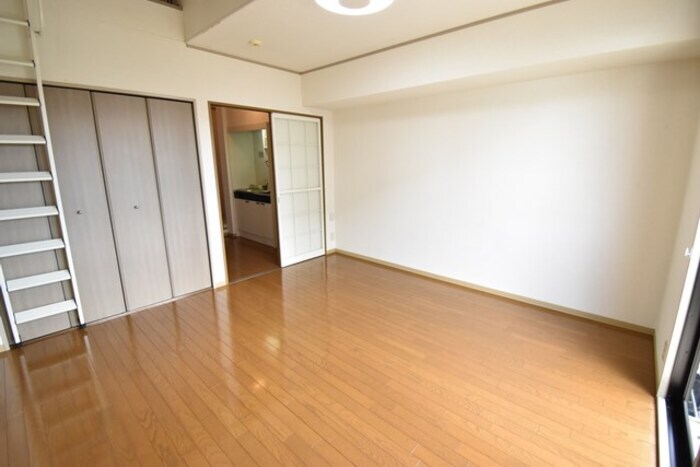 物件内観写真7　(洋室８帖)