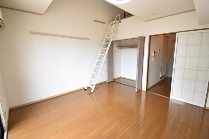 物件内観写真8　(洋室８帖)