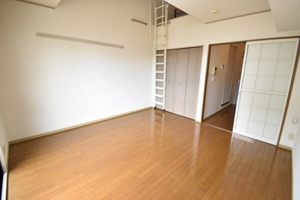 洋室(洋室８帖)