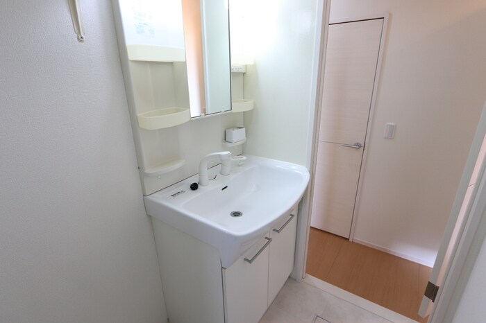 物件内観写真7　(洗髪洗面化粧台)