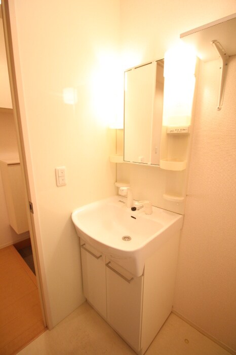 物件内観写真6　(洗髪洗面化粧台)