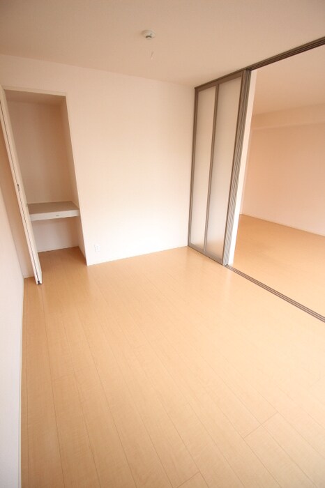 物件内観写真8　(洋室)