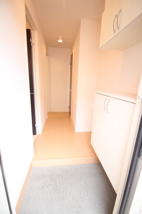 物件内観写真10　(玄関)